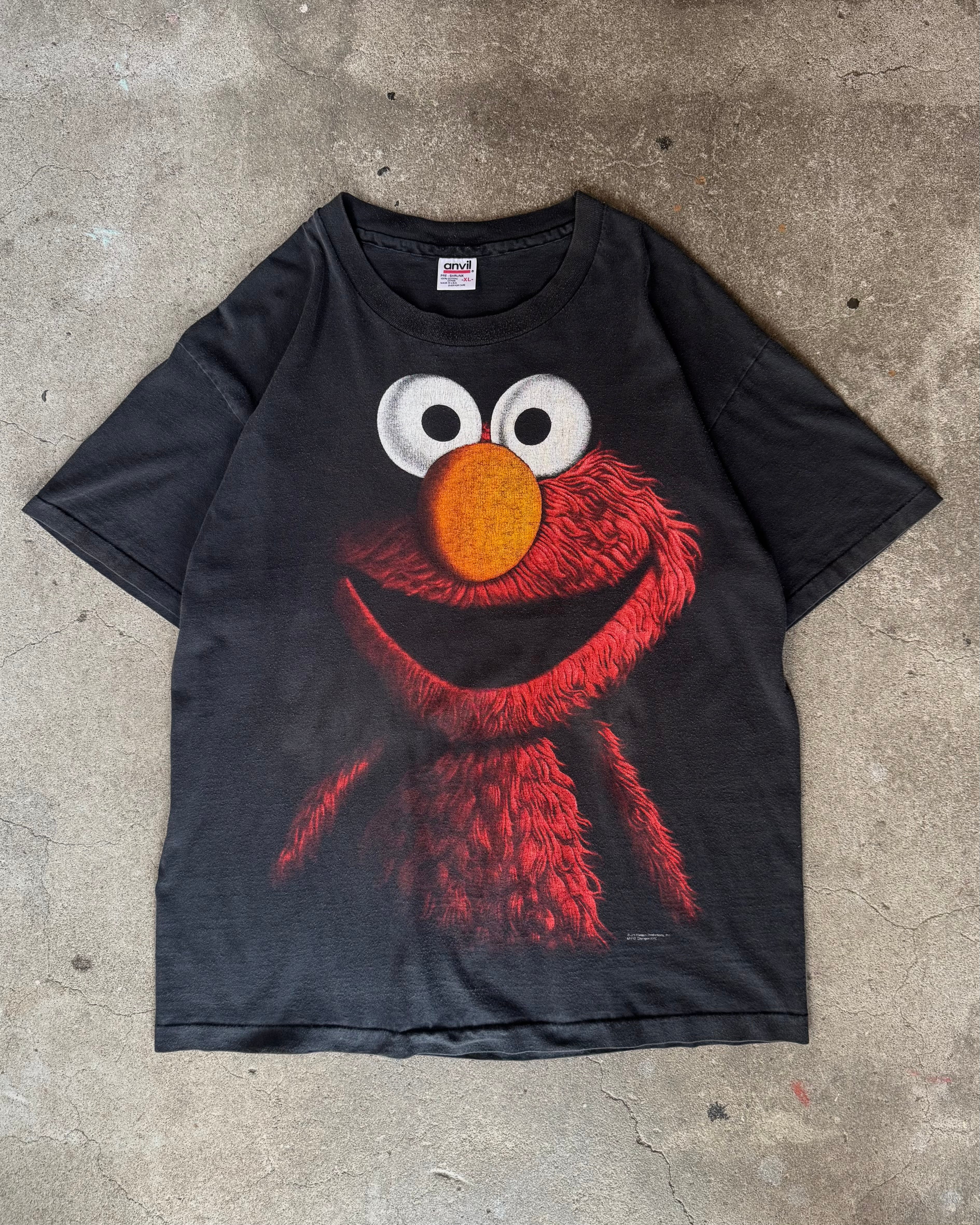 90’s Sesame Street
“Elmo” character t-shirt X-LARGE