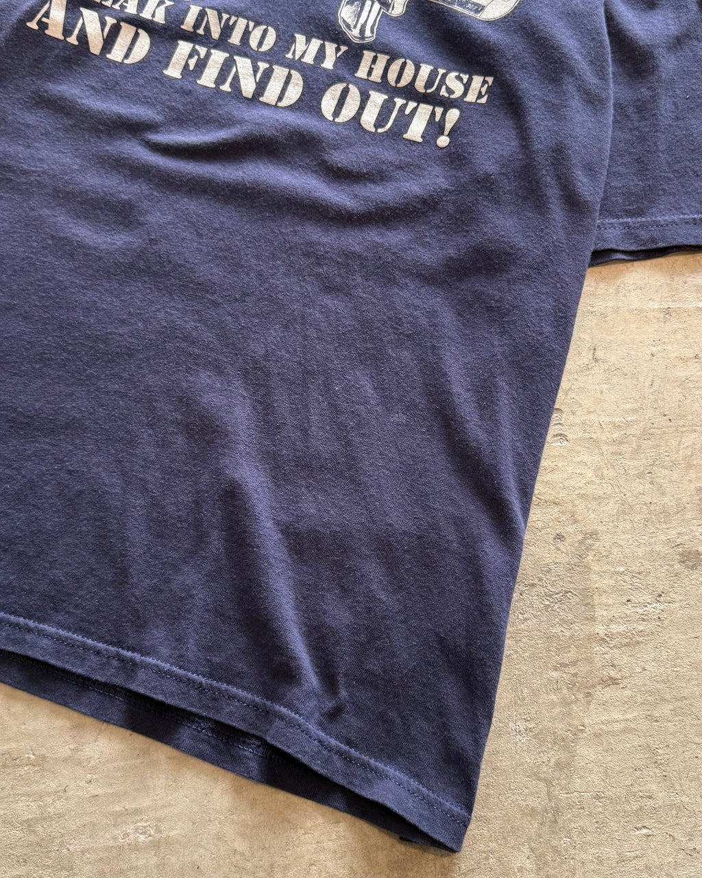 90’s “gun design” t-shirt x-large