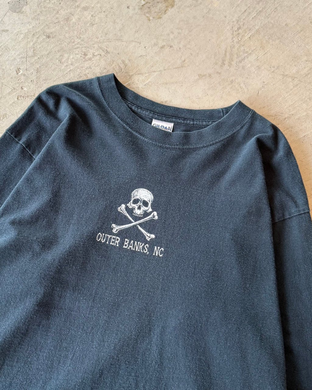 90-00’s “PIRATES FOR HIRE”
l/s t-shirt large