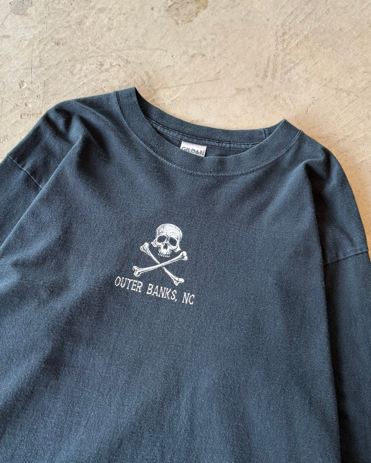 90-00’s “PIRATES FOR HIRE”
l/s t-shirt large