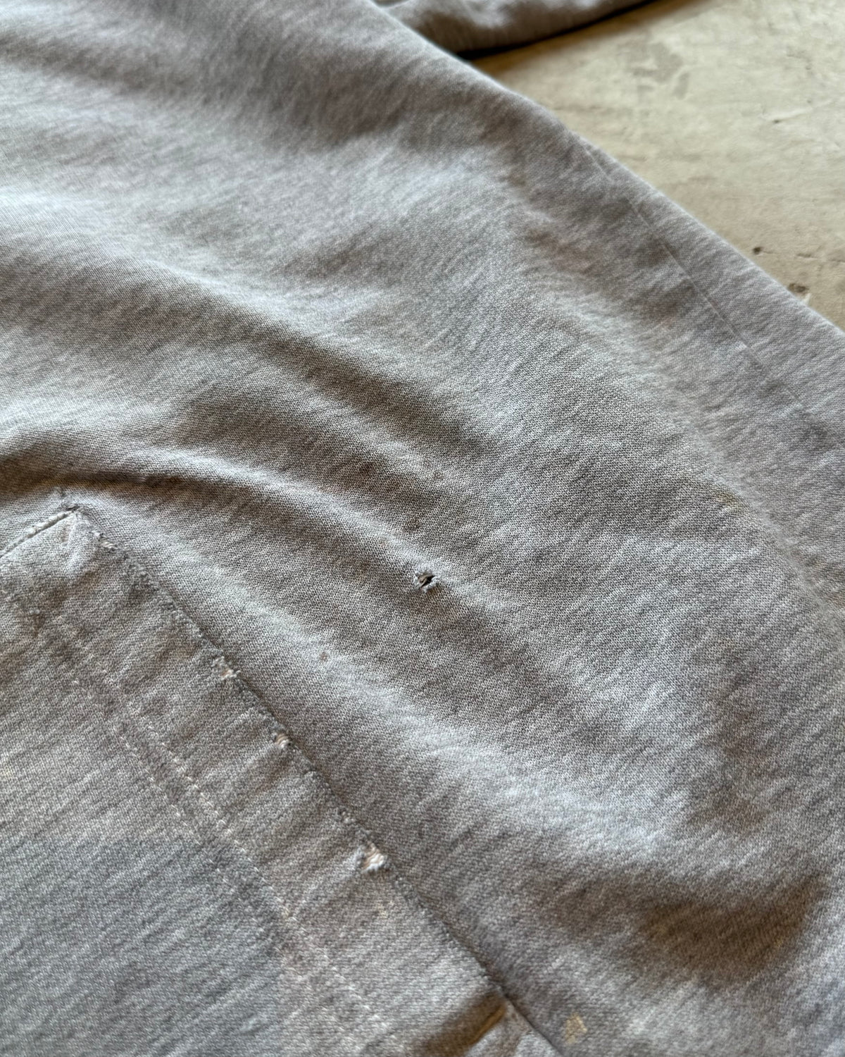 00’s “DICKIES”
faded damage pull-over hoodie LARGE