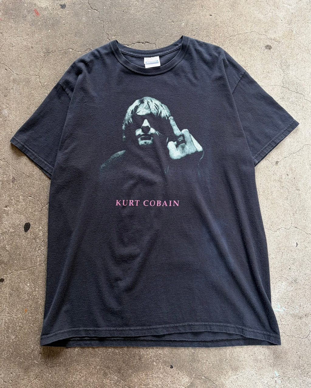 00’s “Kurt Cobain” artist t-shirt large