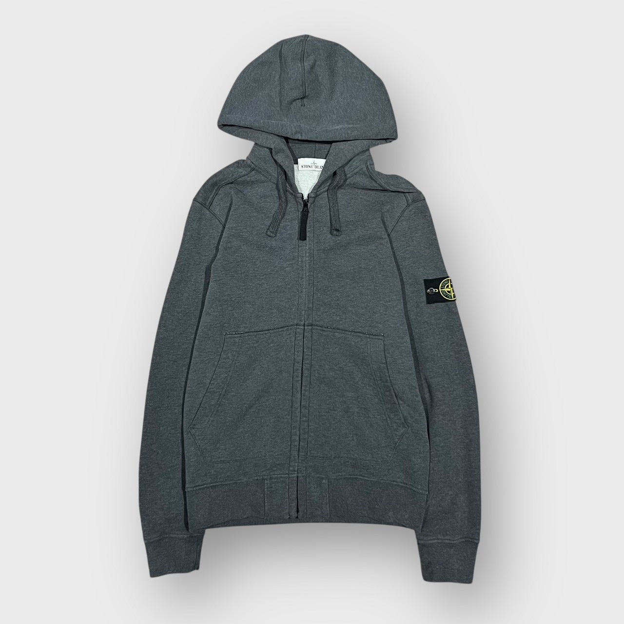 00’s “STONE ISLAND”
zip up hoodie