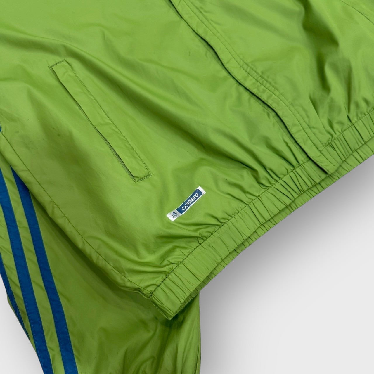 00's "adidas"
Zip up hoodie nylon jacket