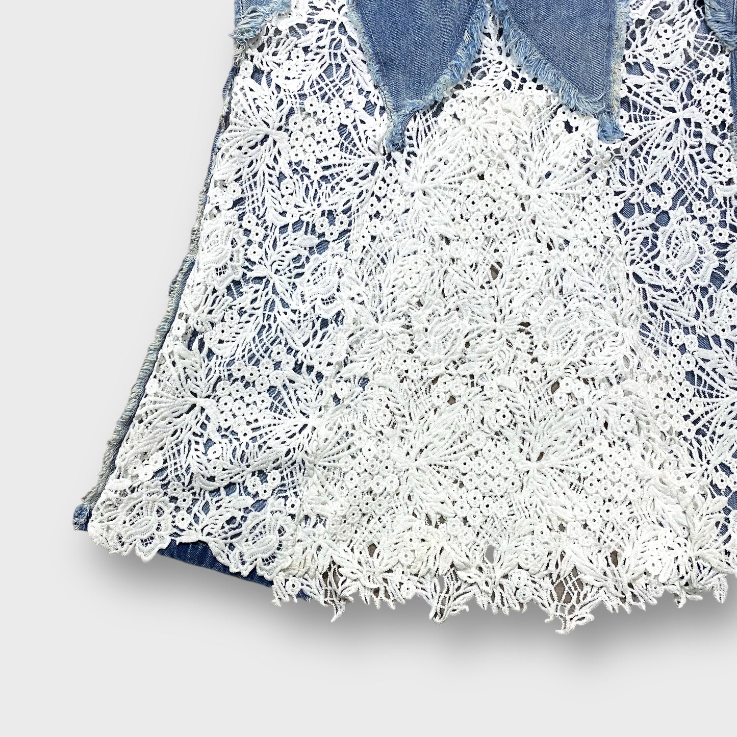 Lace design denim skirt