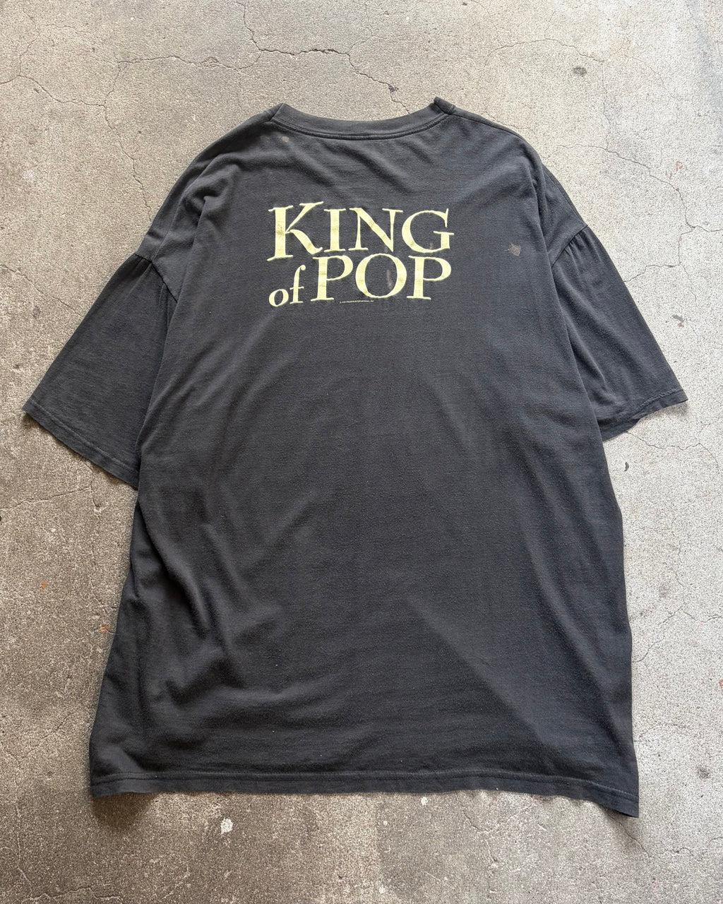 90’s Michael Jackson
“HIStory World Tour”t-shirt