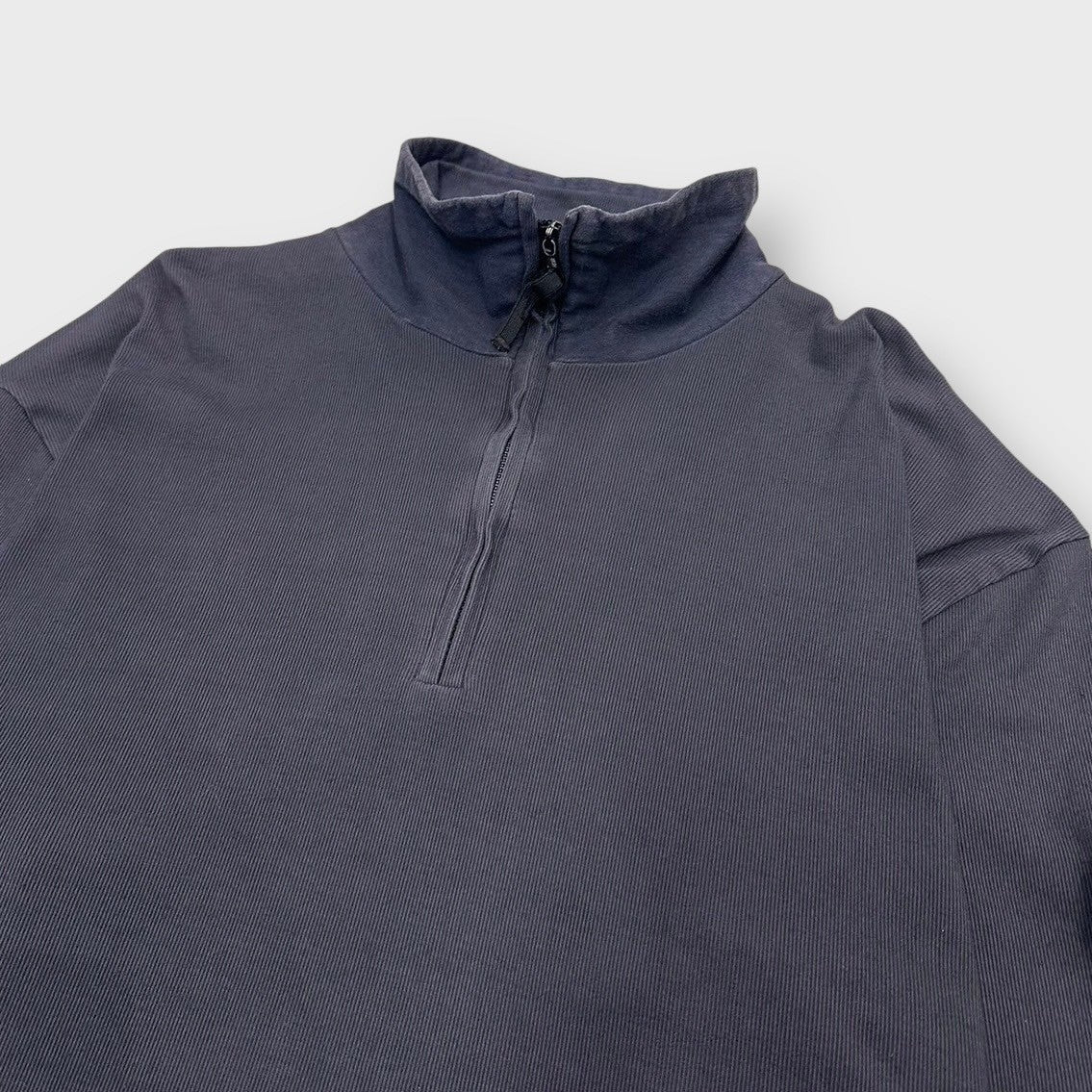 90-00's "STONE ISLAND"
Half zip sweat