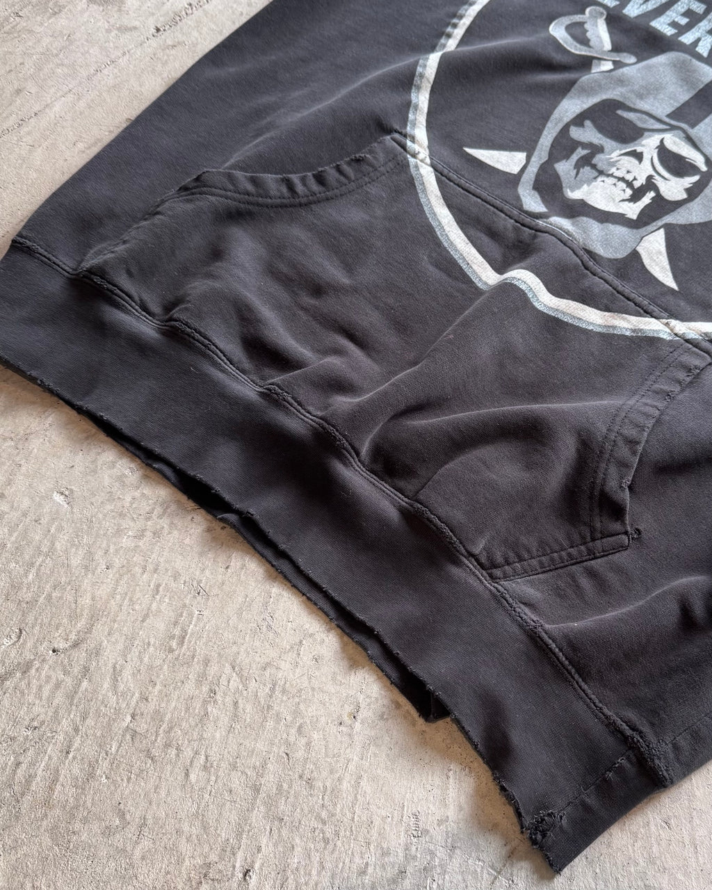 90’s “RADERS”
damage pull-over hoodie  X-LARGE