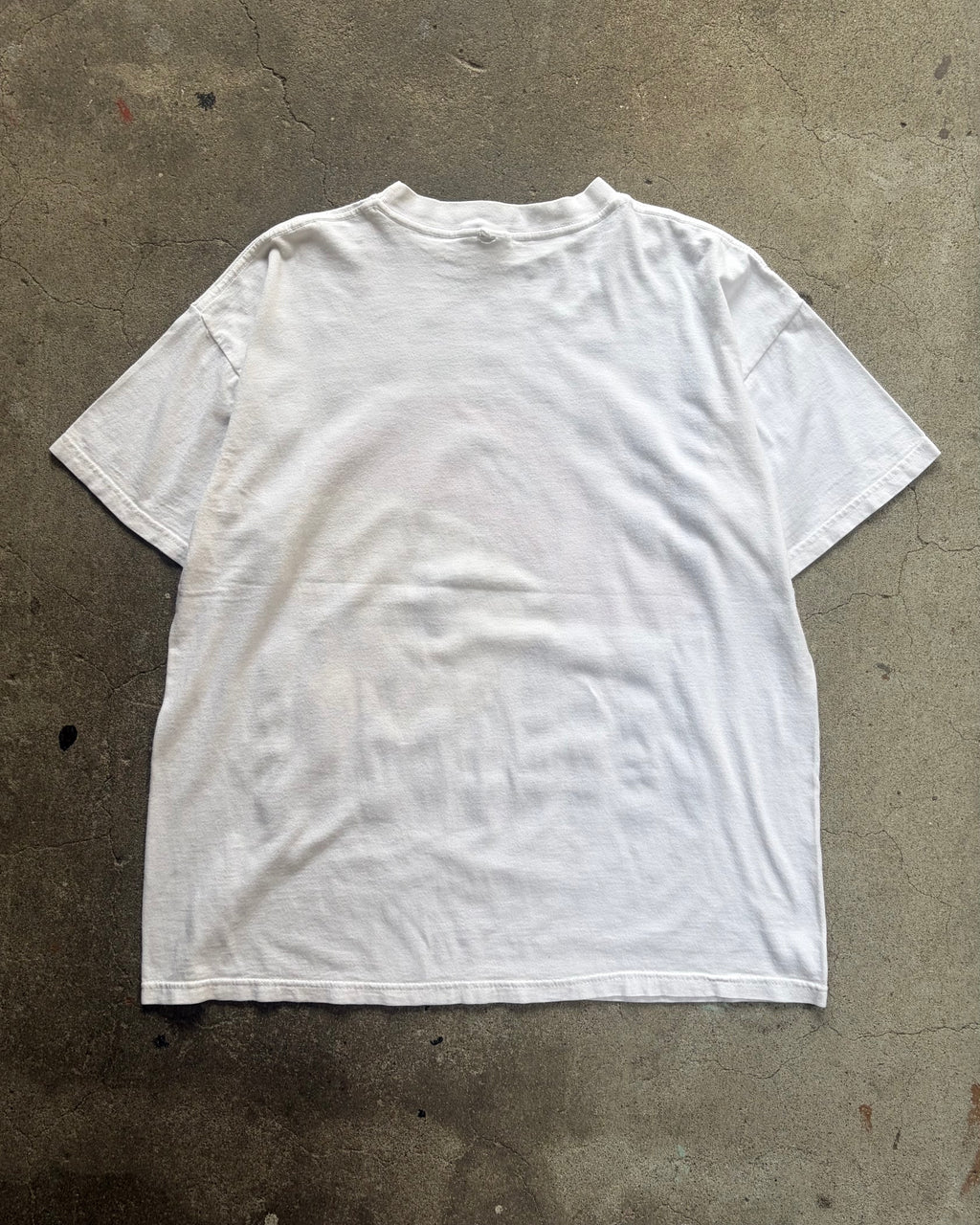 00’s “tweety” character t-shirt