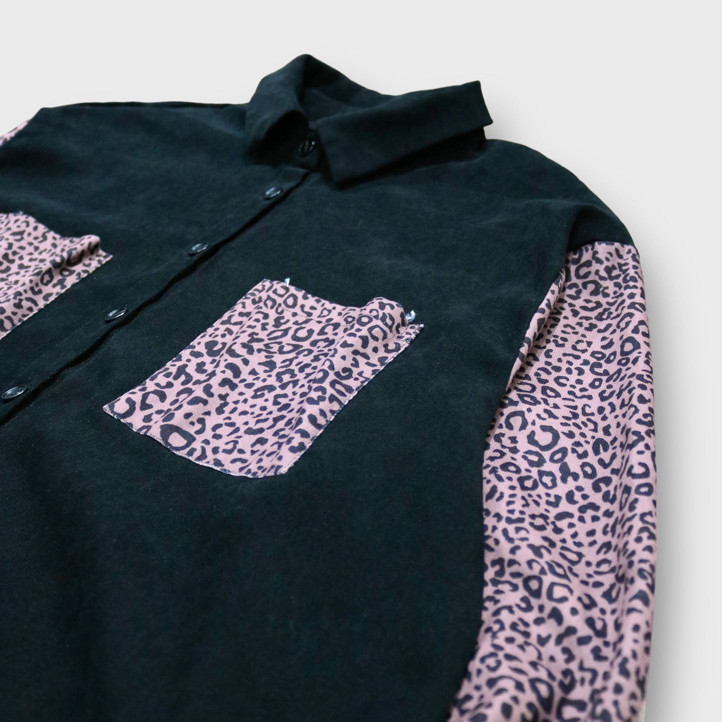 Fake suede leopard switching shirt