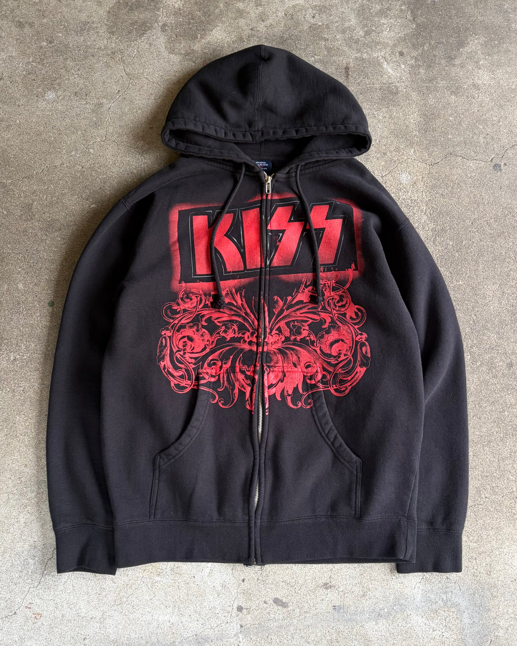 90’s “KISS”
band zip hoodie medium