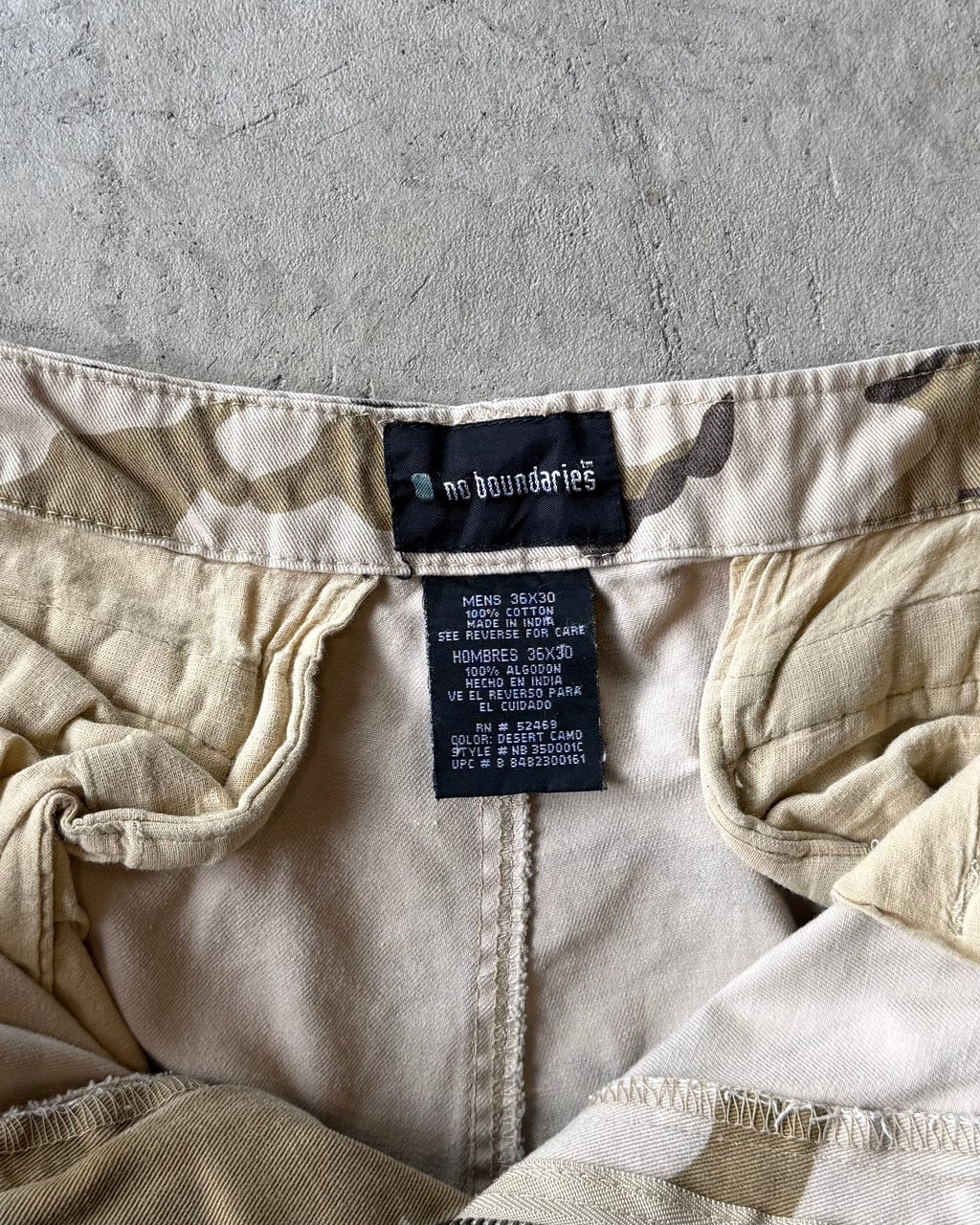 00’s “no boundaries” camouflage cargo pants 36×30
