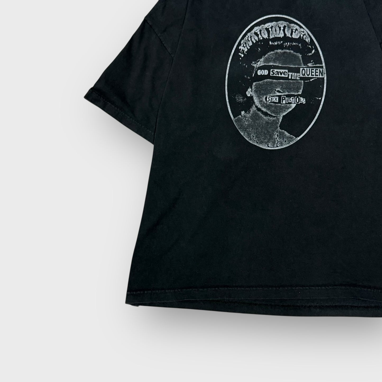 00’s “sex pistols” band t-shirt