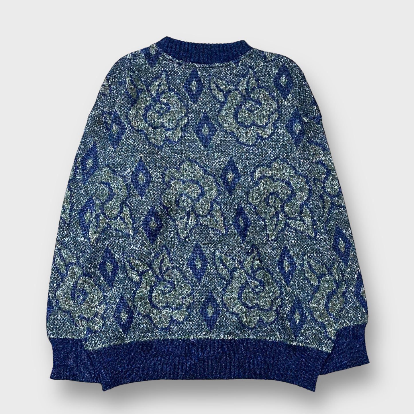 Flower × diamond pattern knit sweater