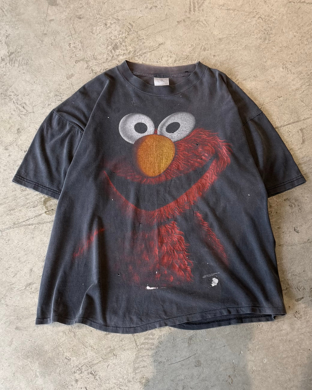 90's SESAMI STREET
"ELMO"black out character t-shirt