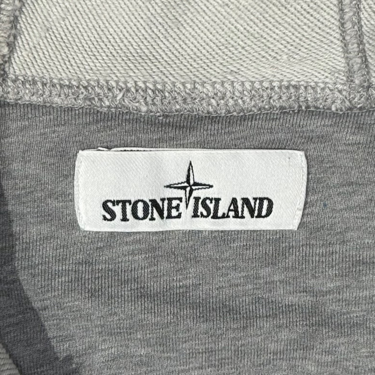 00’s “STONE ISLAND”
zip up hoodie