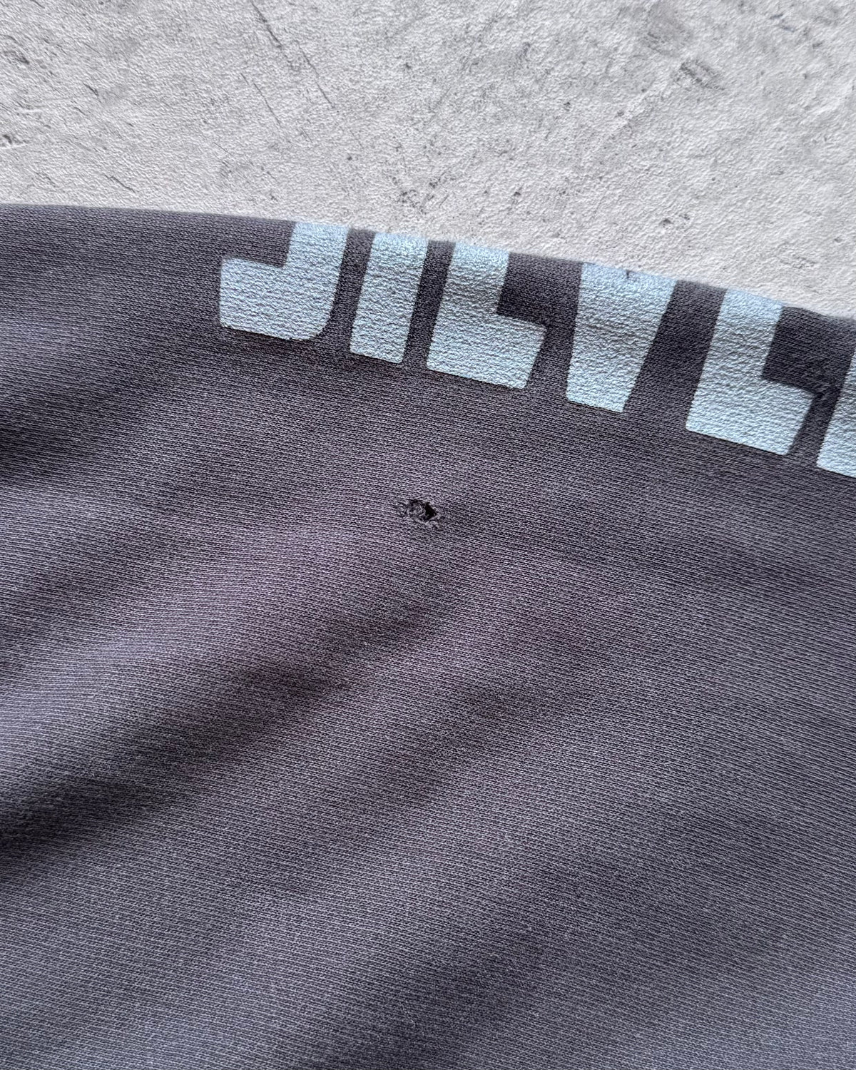 90’s “RADERS”
damage pull-over hoodie  X-LARGE