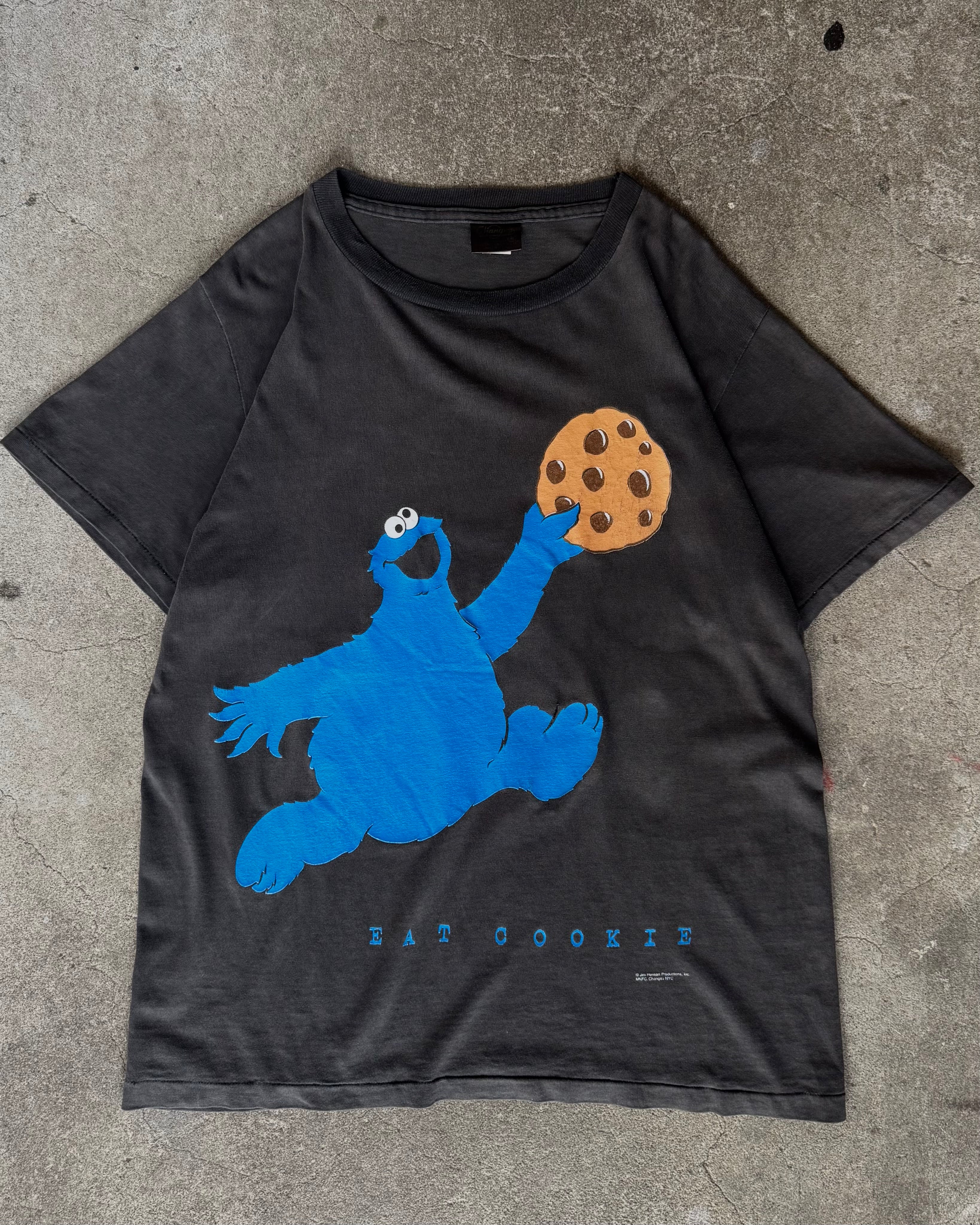 90’s Sesame Street
“Cookie monster” character t-shirt MEDIUM