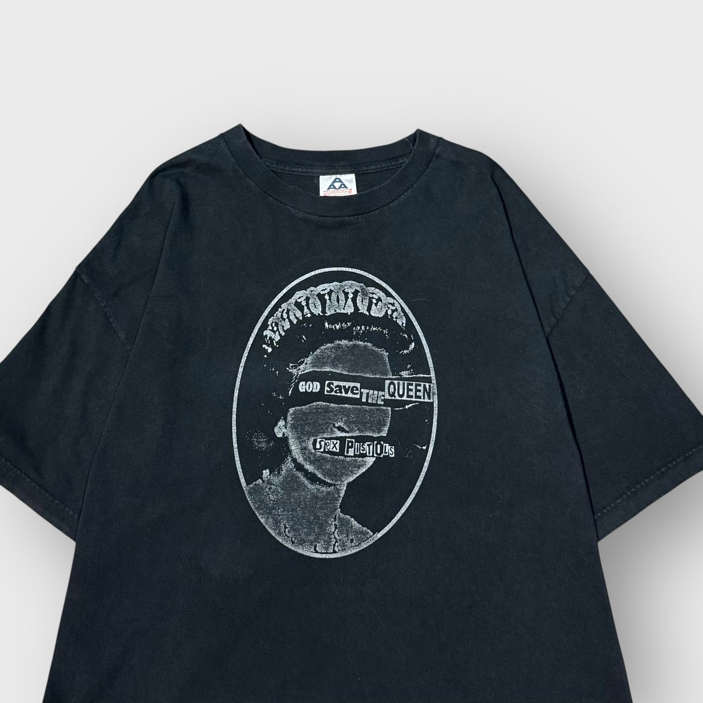 00’s “sex pistols” band t-shirt