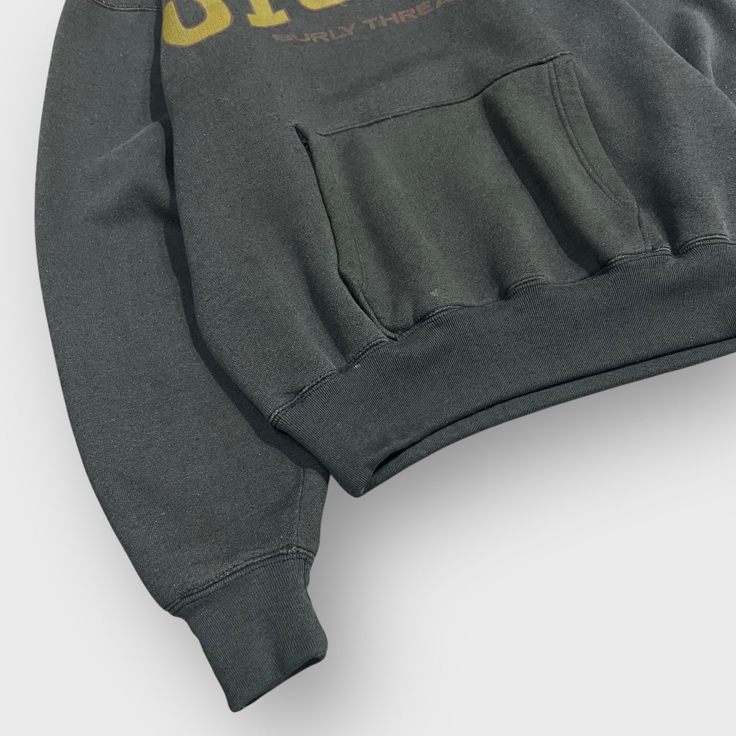 90’s “STUSSY”
logo hoodie