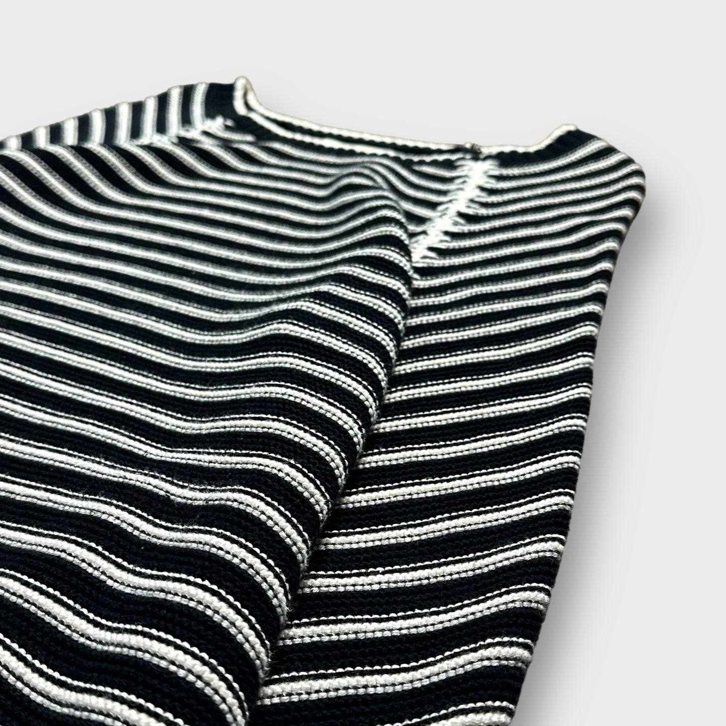 Design border pattern knit sweater