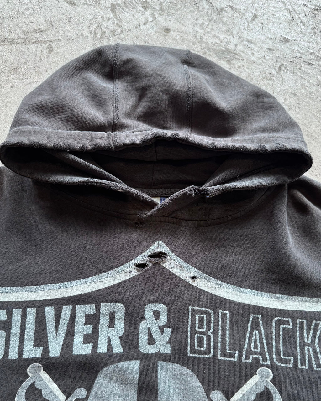 90’s “RADERS”
damage pull-over hoodie  X-LARGE