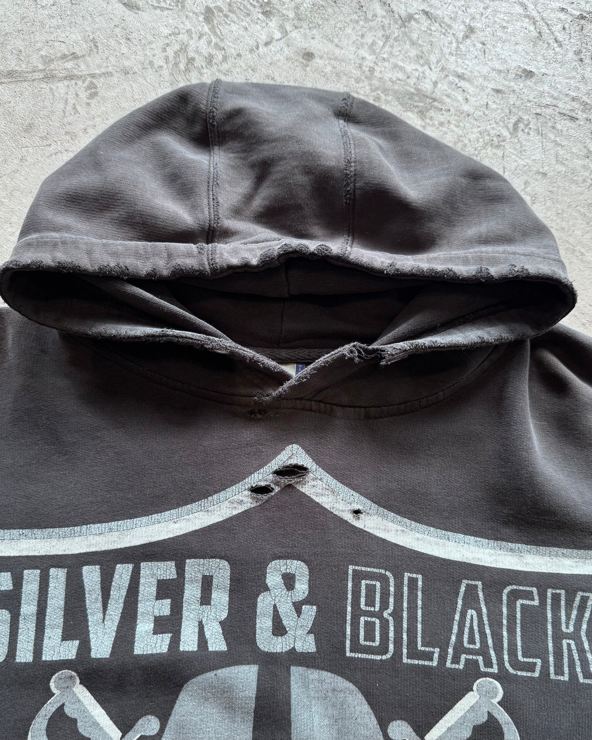 90’s “RADERS”
damage pull-over hoodie  X-LARGE