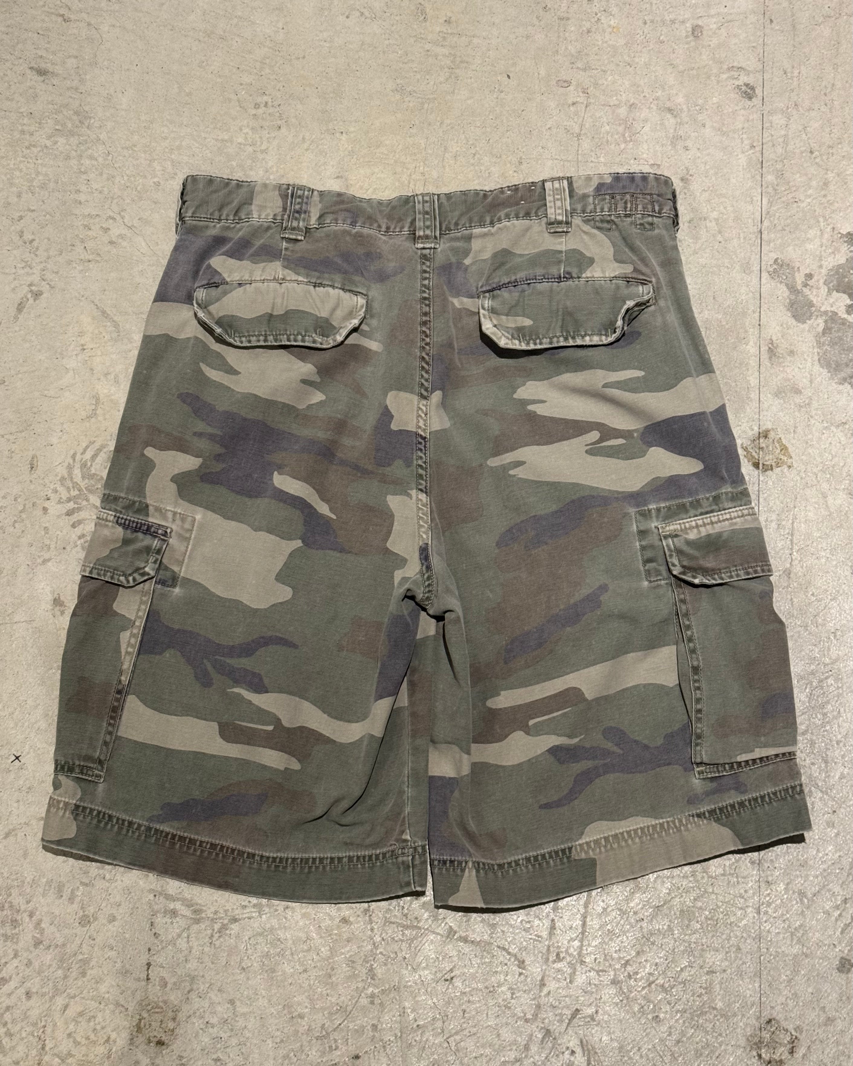 00’s “MOSSIMO” camouflage cargo short pants