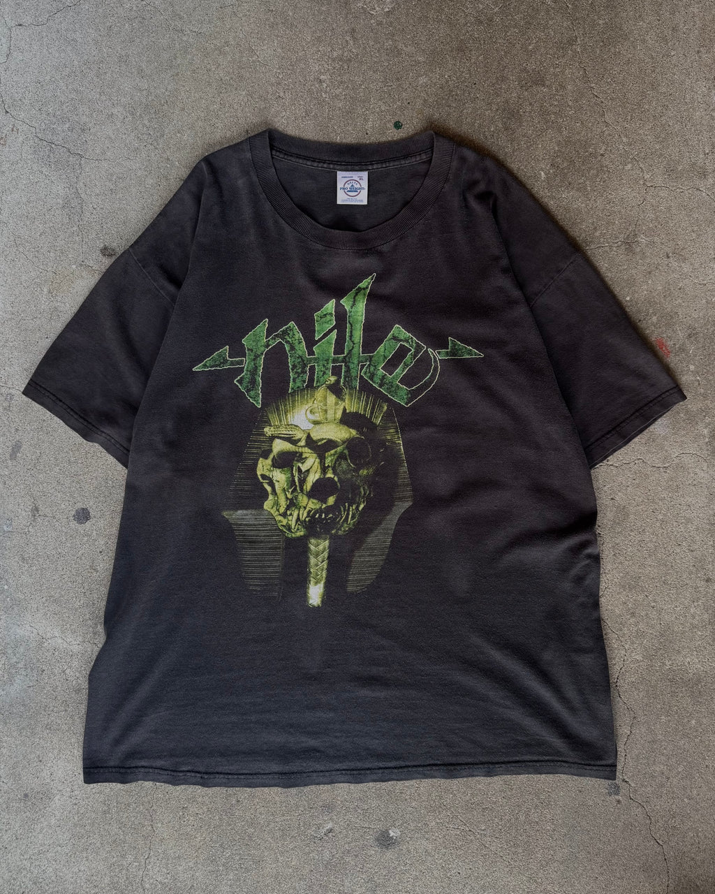 00’s Nile
“In Their Darkened Shrines” album t-shirt X-LARGE