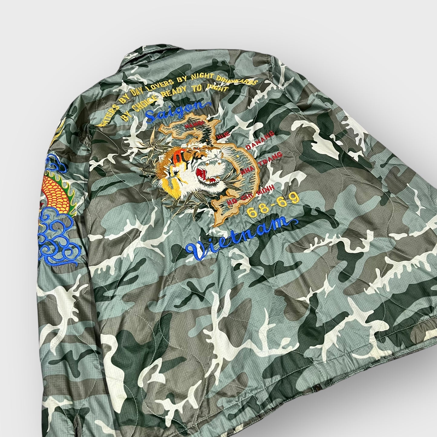 90’s-00’s “lucky brand” camouflage souvenir jacket