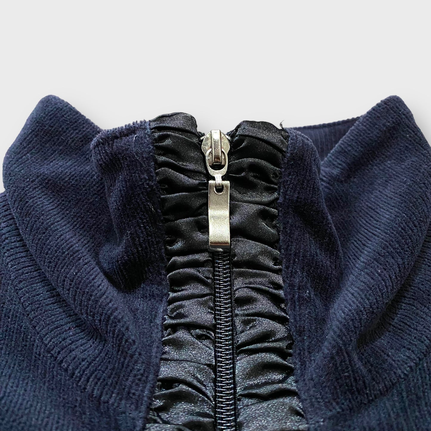 Switching high-neck jacket