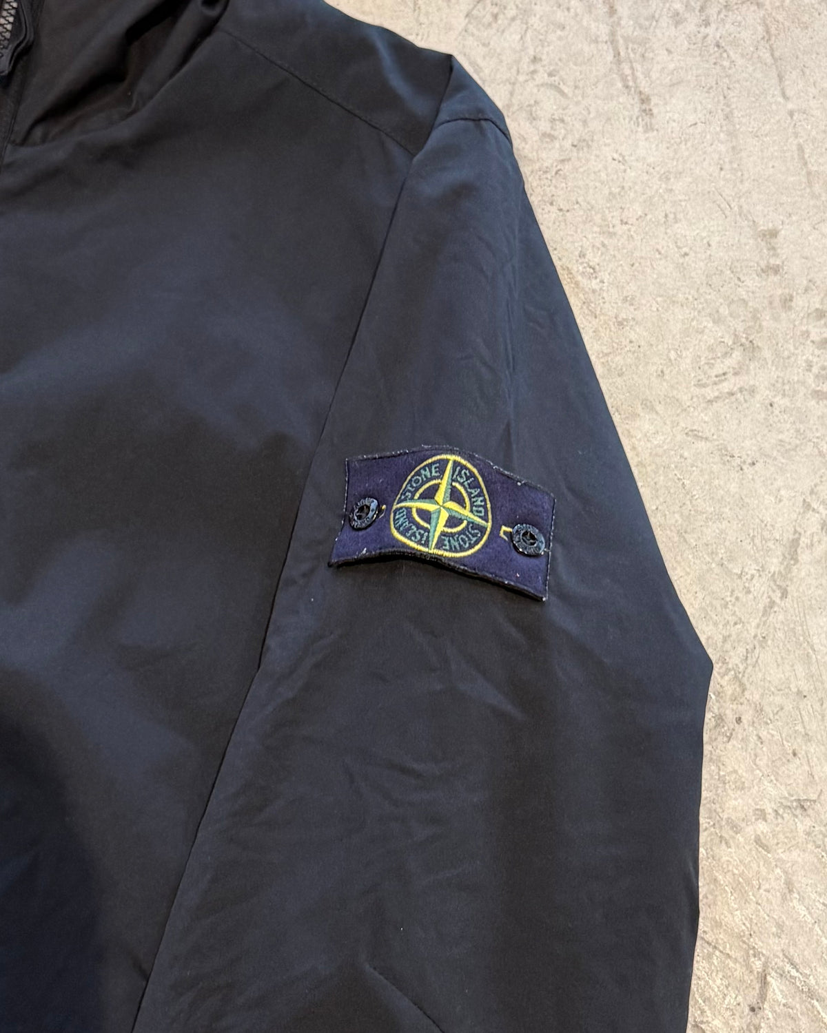 00’s “STONE ISLAND”
SOFT SHELL-R WITH PRIMALOFT jacket