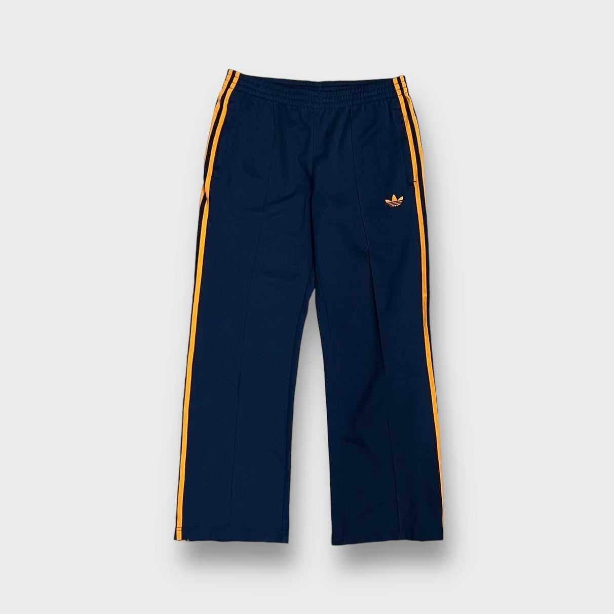 00's "adidas"
Side line track pants