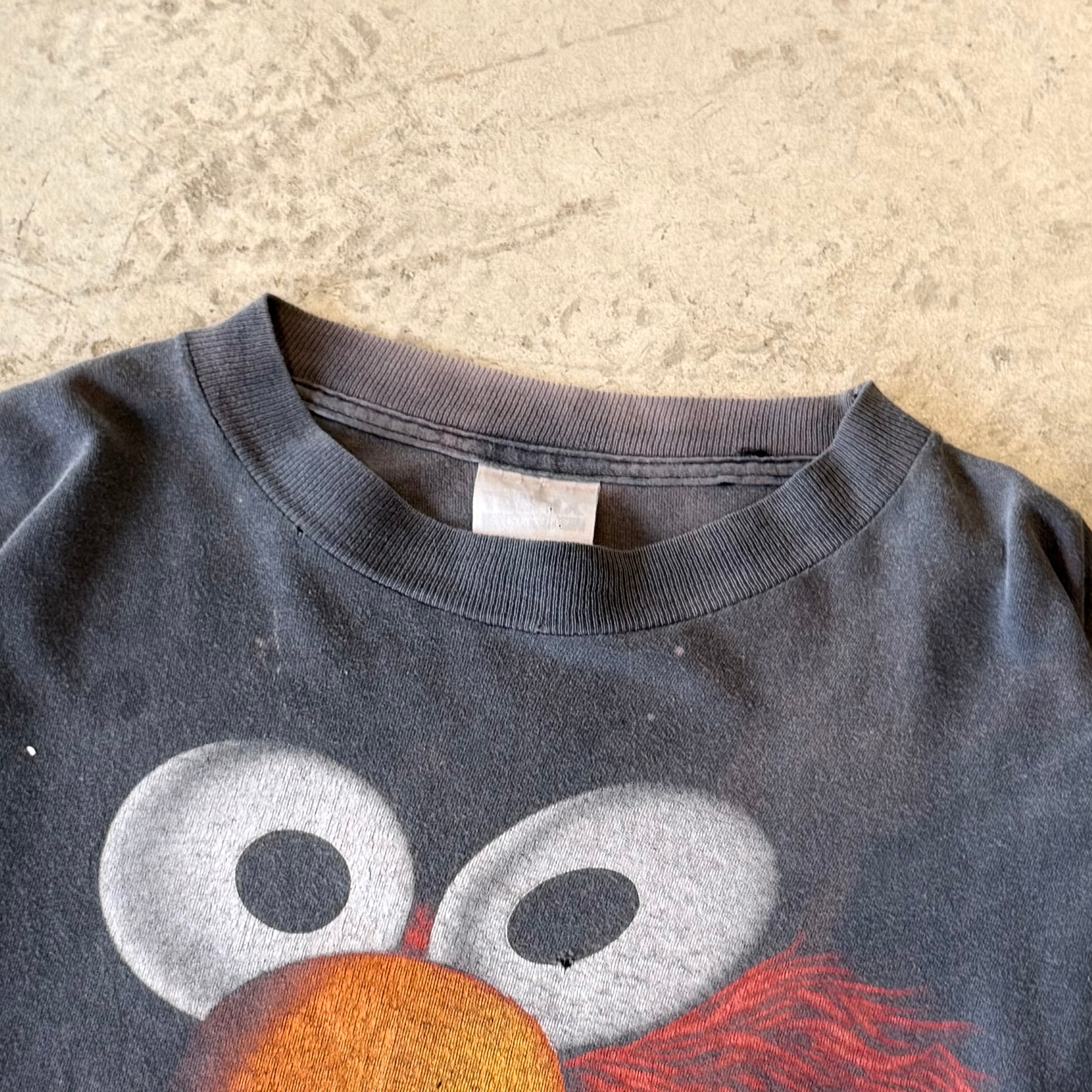 90's SESAMI STREET
"ELMO"black out character t-shirt