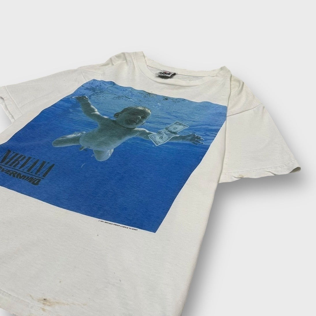 90's "NIRVANA"
"NEVERMIND" band t-shirt