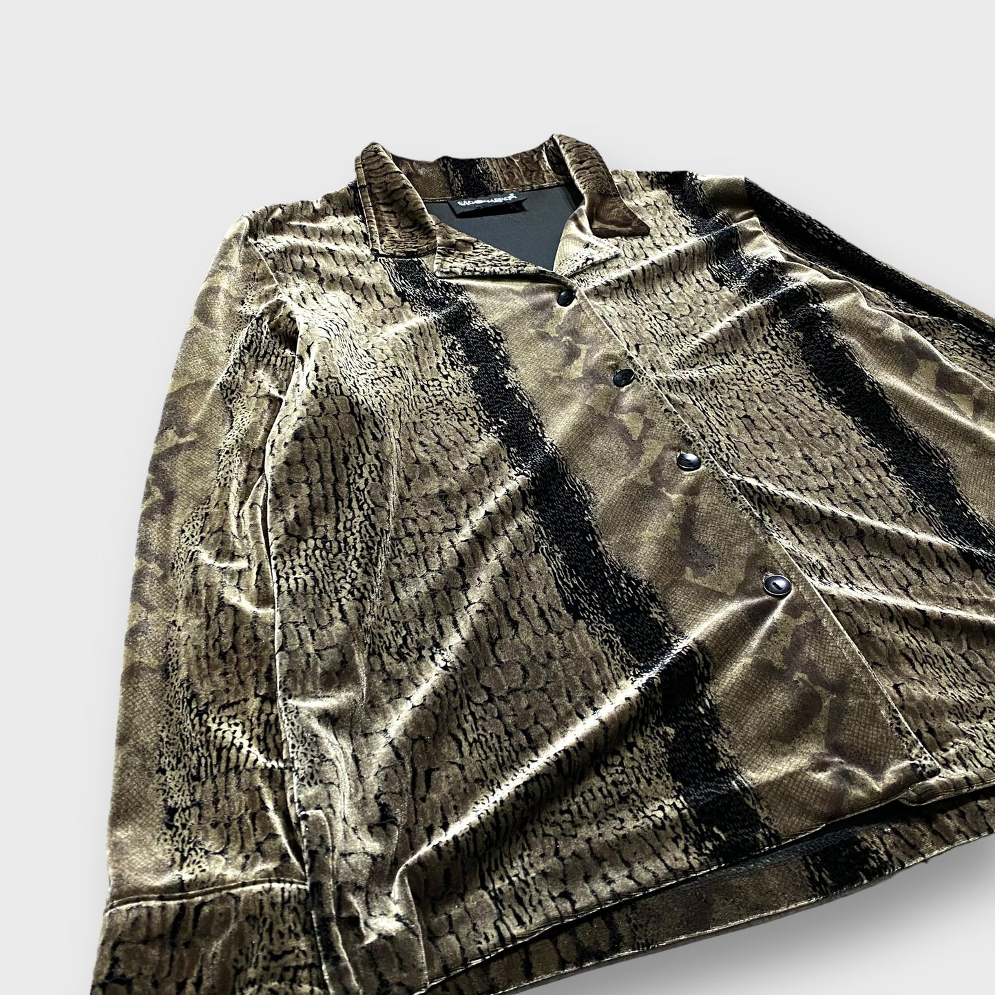 90's "SAG HARBOR" Python pattern velour shirt