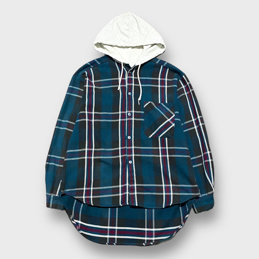 Plaid pattern hooded shirt