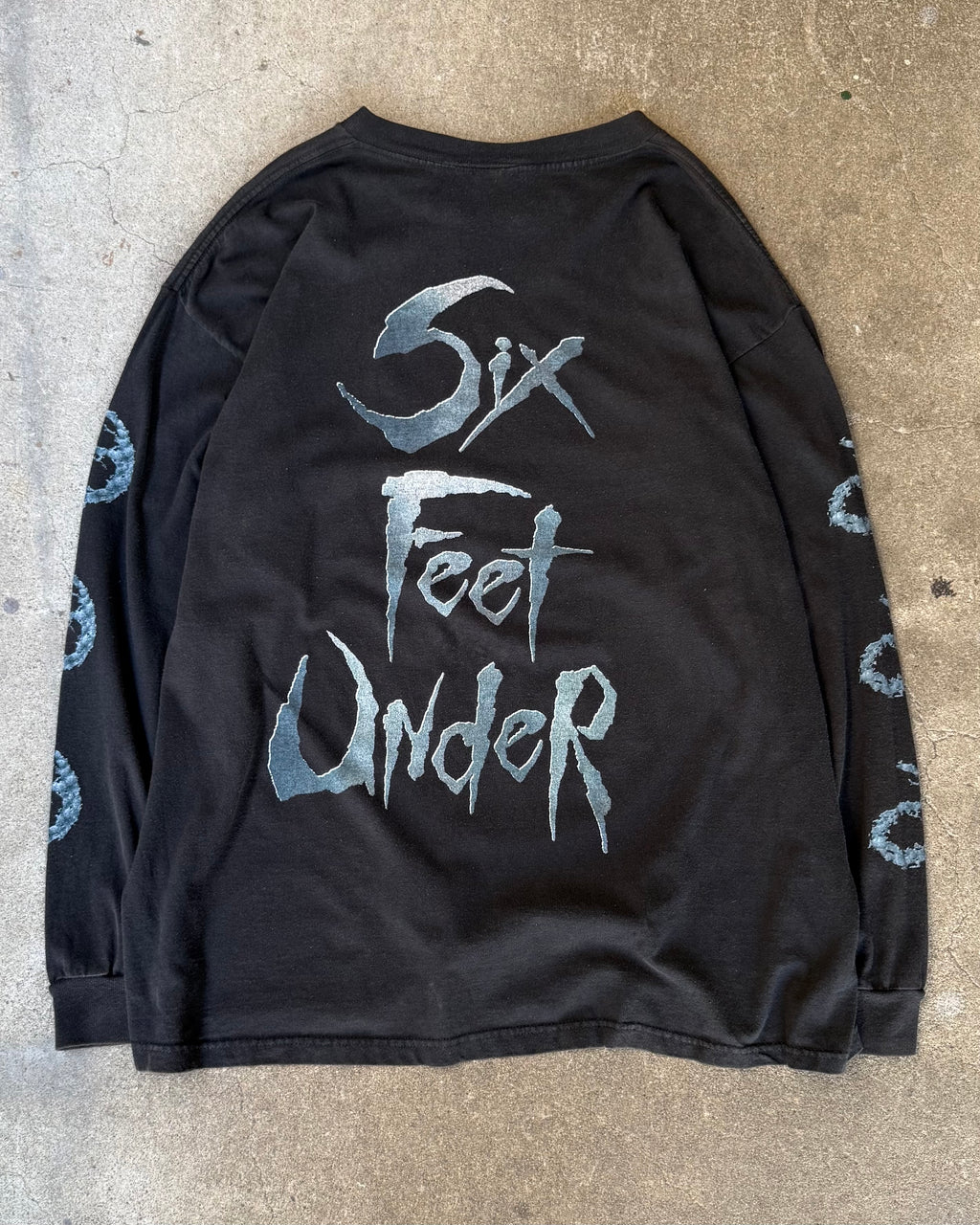 90’s-00’s “SIX FEET UNDER”
band I/s t-shirt X-LARGE