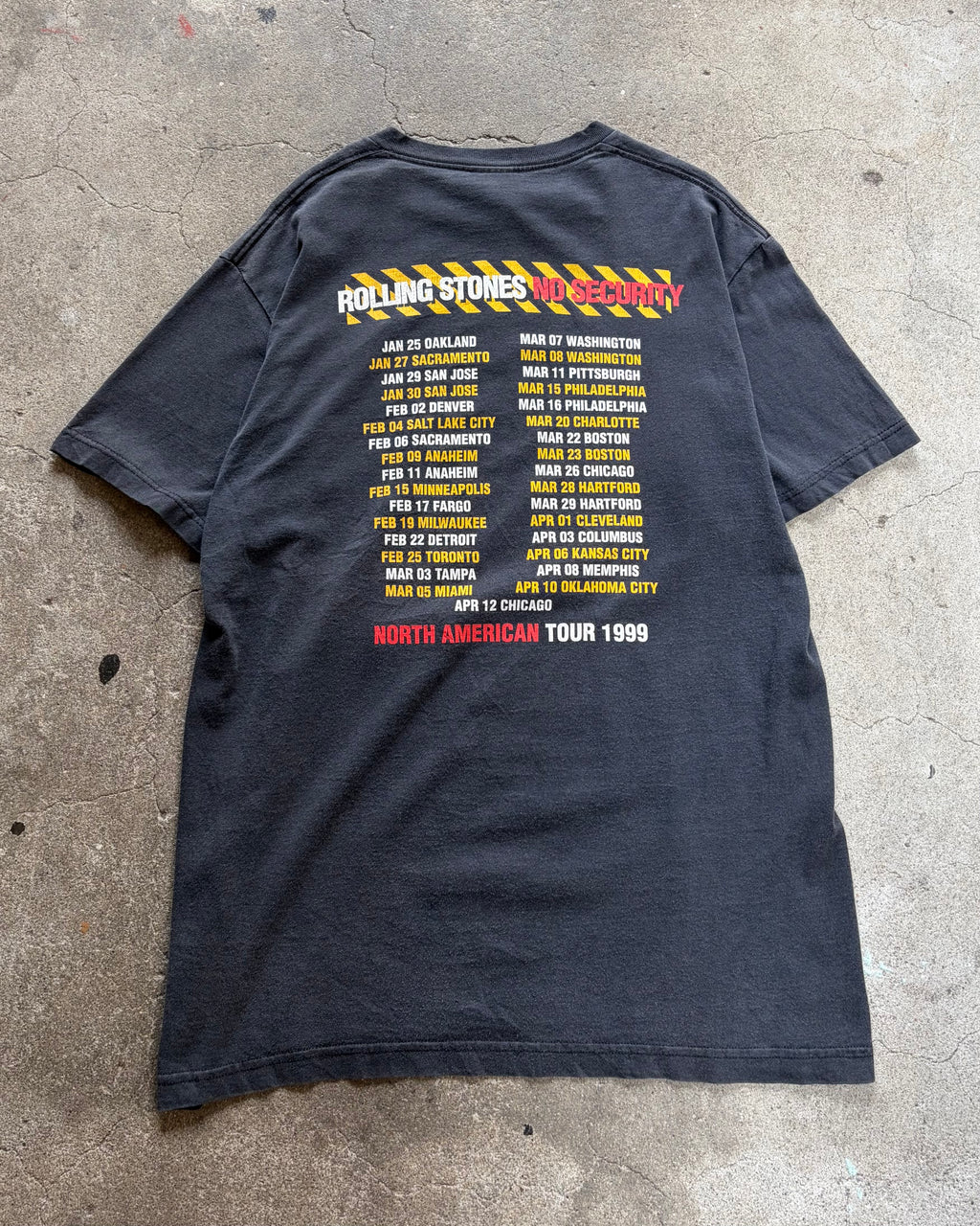 90’s The Rolling Stones
“NO SECURITY NORTH AMERICAN” tour t-shirt large
