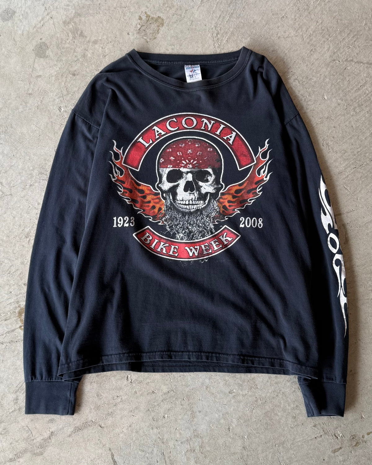 90’s skull design I/s t-shirt large