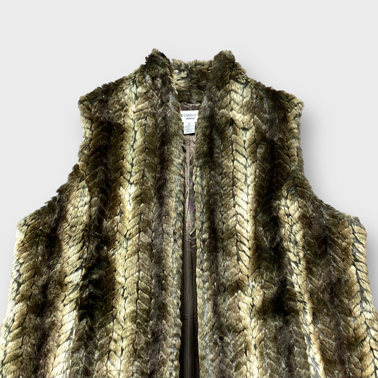 "Liz claibone" Middle length fur vest