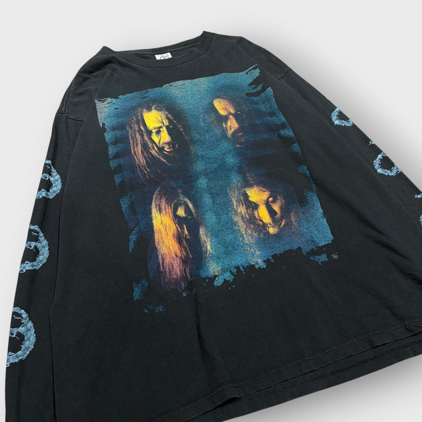 90’s-00’s “SIX FEET UNDER”
band I/s t-shirt