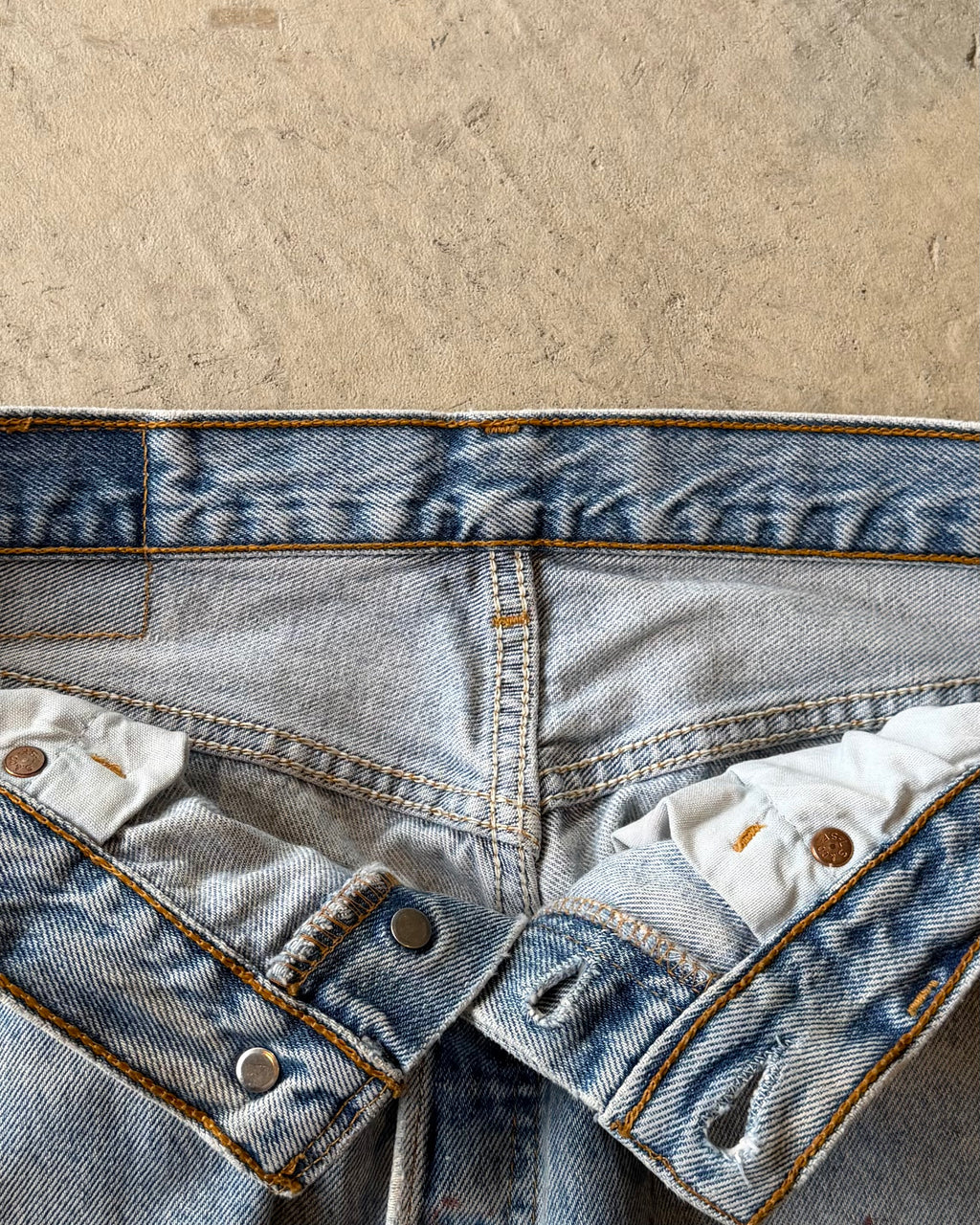 00’s Levi’s “501” damage denim pants