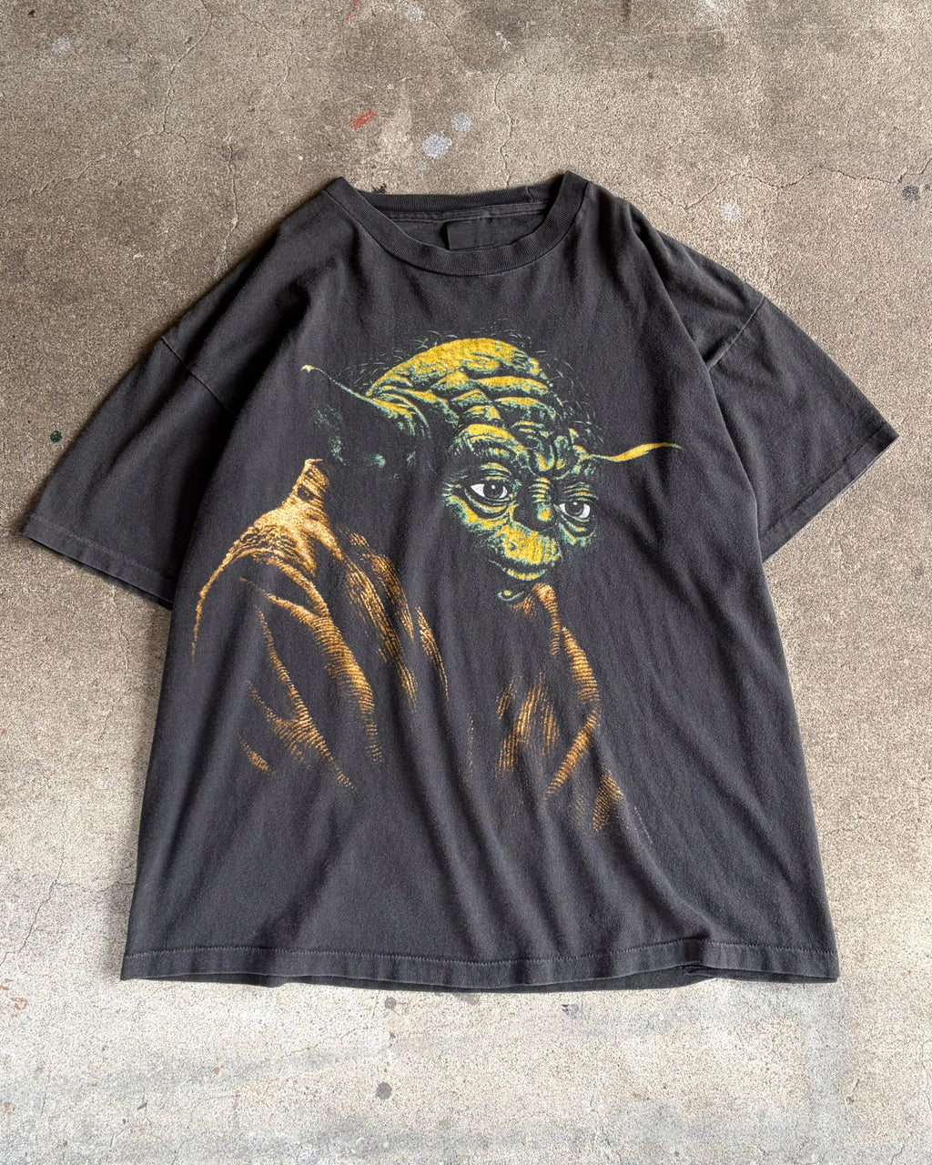 90’s STAR WARS
“Yoda”character t-shirt X-large