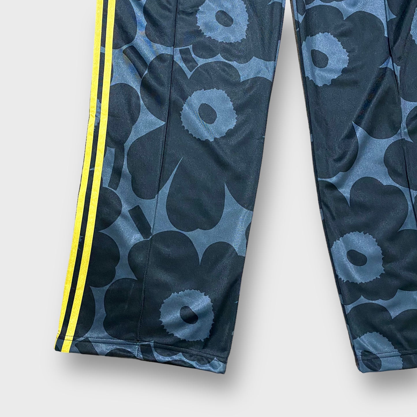 "adidas Marimekko" Flower pattern track pants