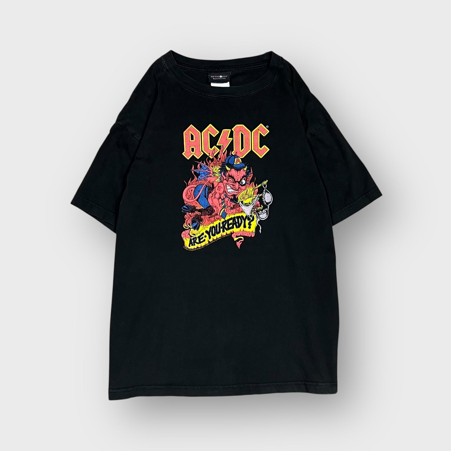 00’S “AC/DC”
band t-shirt