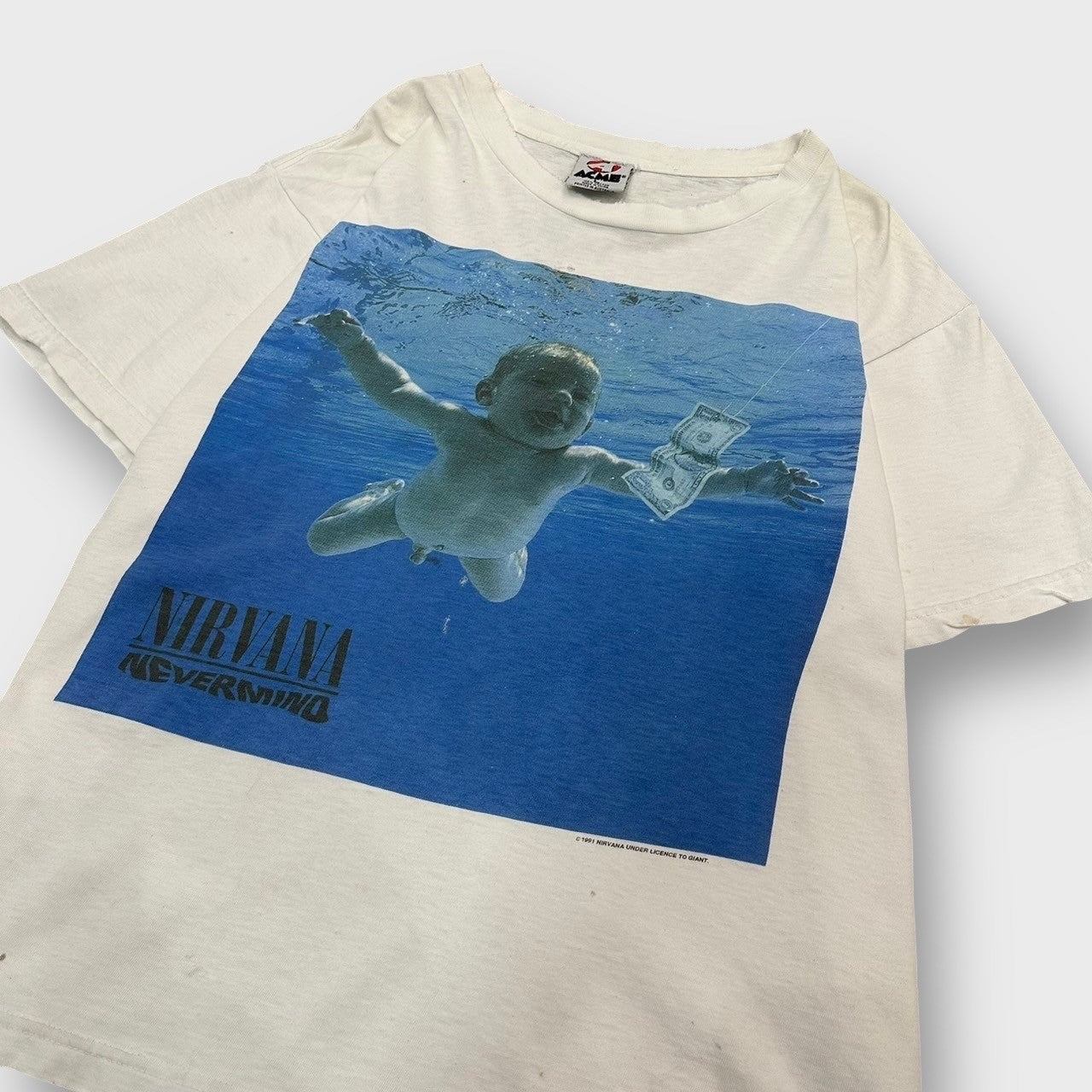 90's "NIRVANA"
"NEVERMIND" band t-shirt