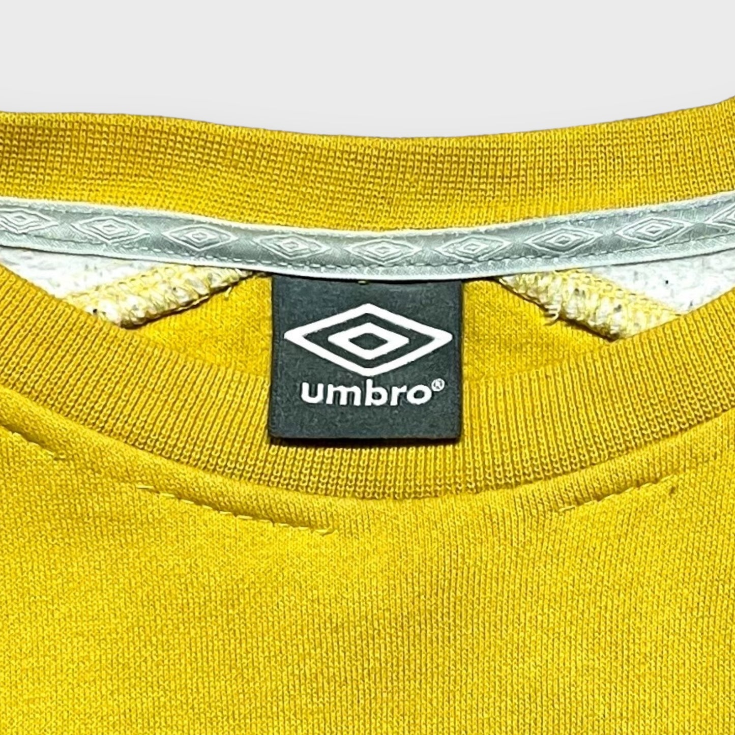 00's "umbro" Yellow color sweat