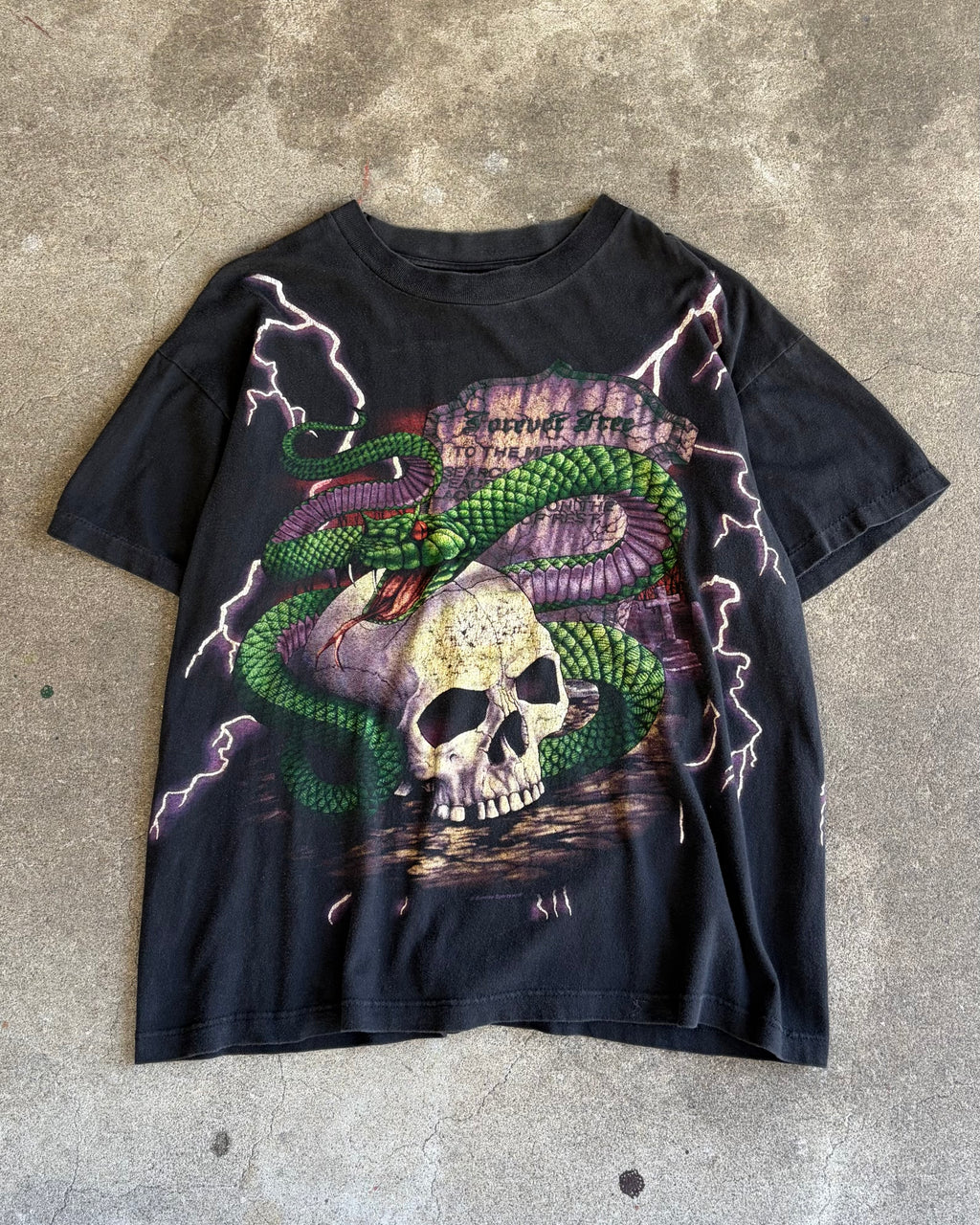 90’s “American Thunder” forever free snake skull t-shirt large
