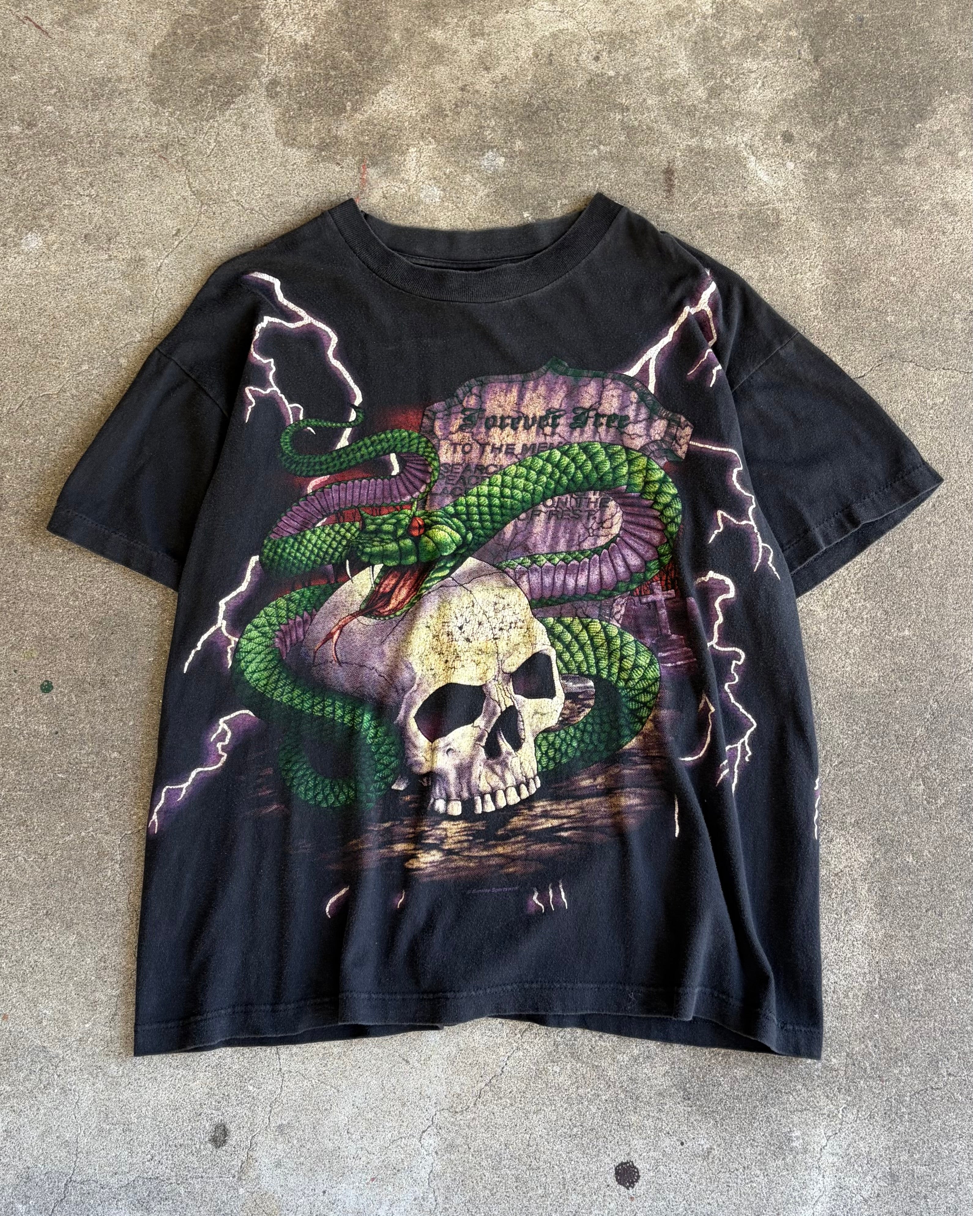 90’s “American Thunder” forever free snake skull t-shirt large